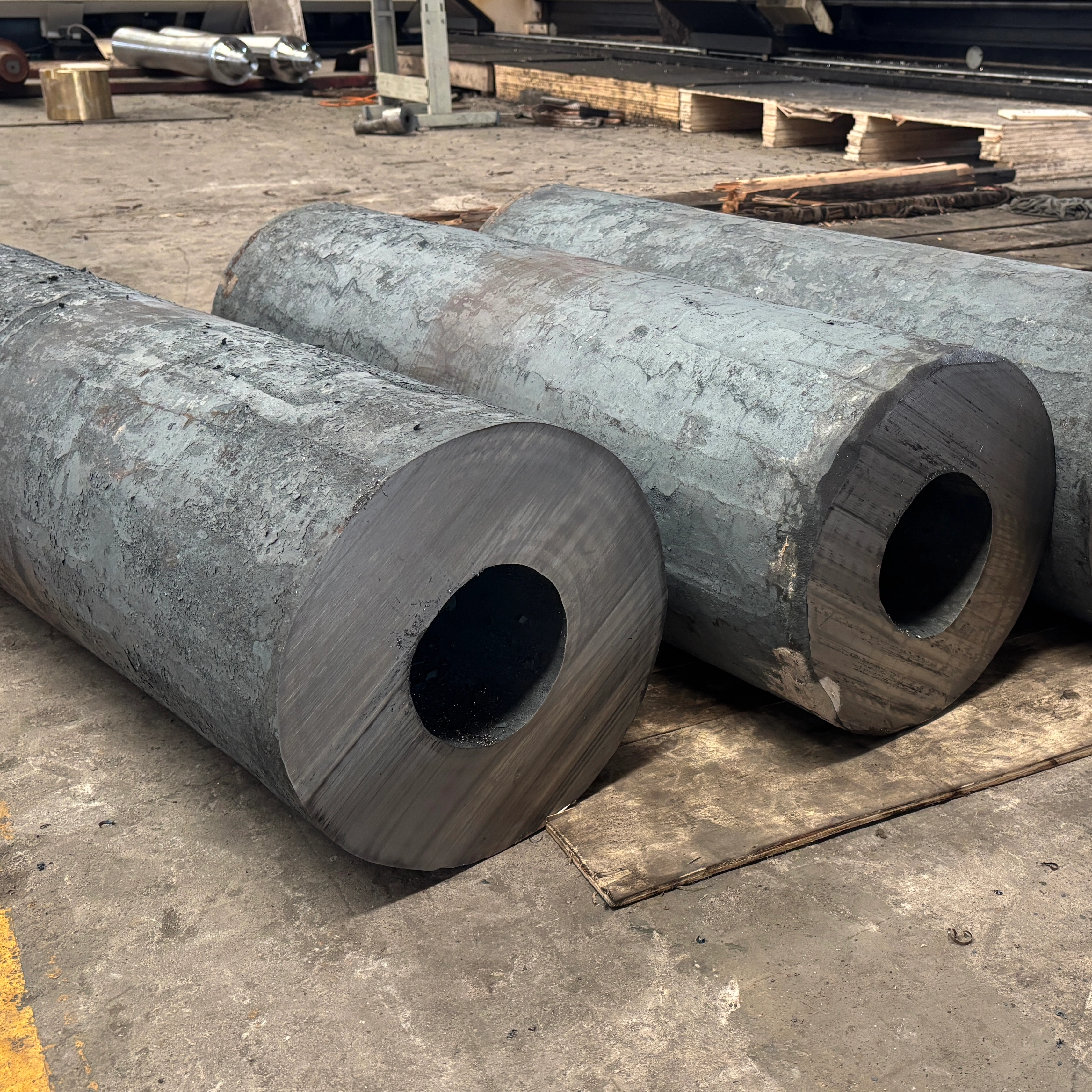 Forging Defect Atlas: Cracks, Segregation, Flakes (White Spots) – Causes, Standards & Prevention